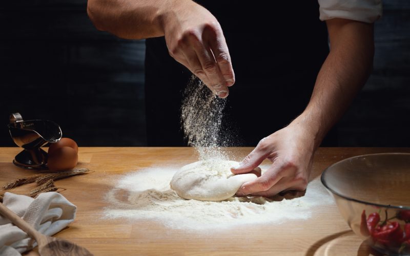 Fazendo massa de pizza